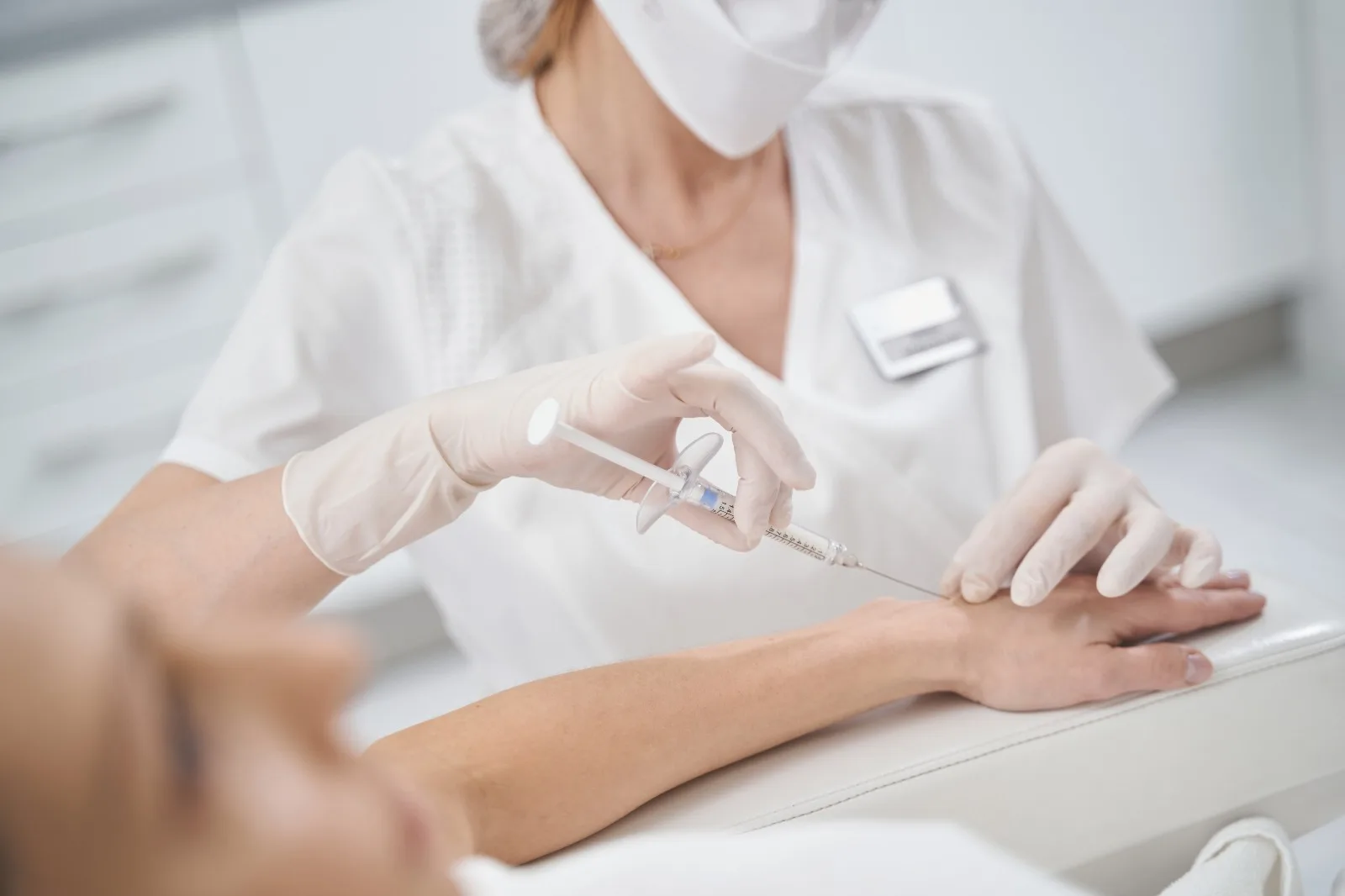 injectare acid hialuronic jpeg