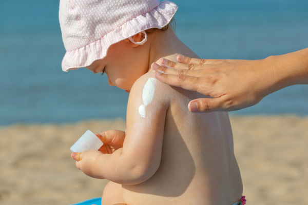 cremă SPF pentru pielea bebelusilor